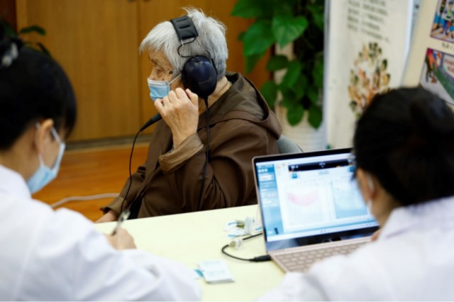 半岛体育京东健康在京举办爱耳日公益活动 多措并举守护老年人听力健康(图1)